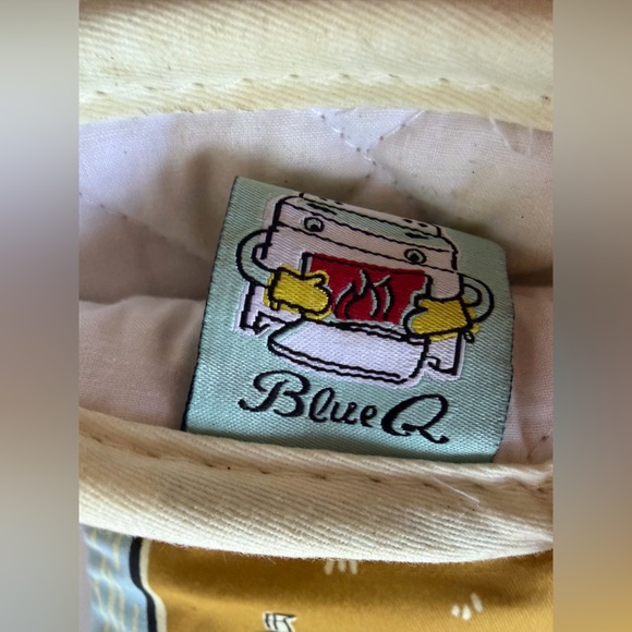 Blue Q Light Blue Oven Mitt with Humorous Text - Picture 6 of 6